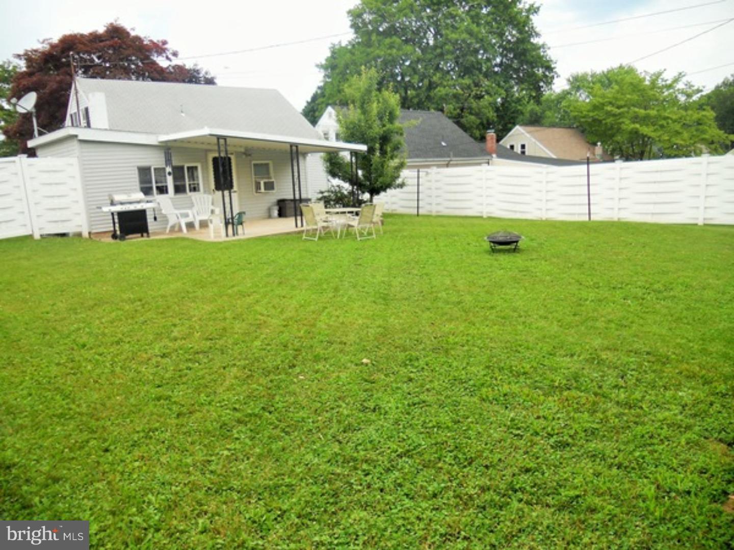 512 Lockheed Avenue Reading, PA 19601 - Photo 5 of 22