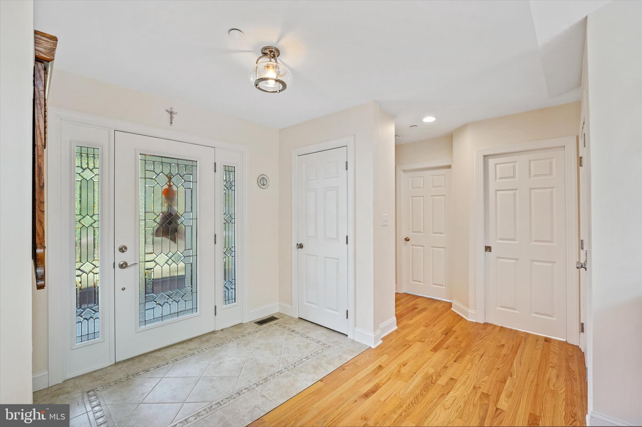436 Elk Mills Road Elkton, MD 21921 - Photo 3 of 37 Foyer