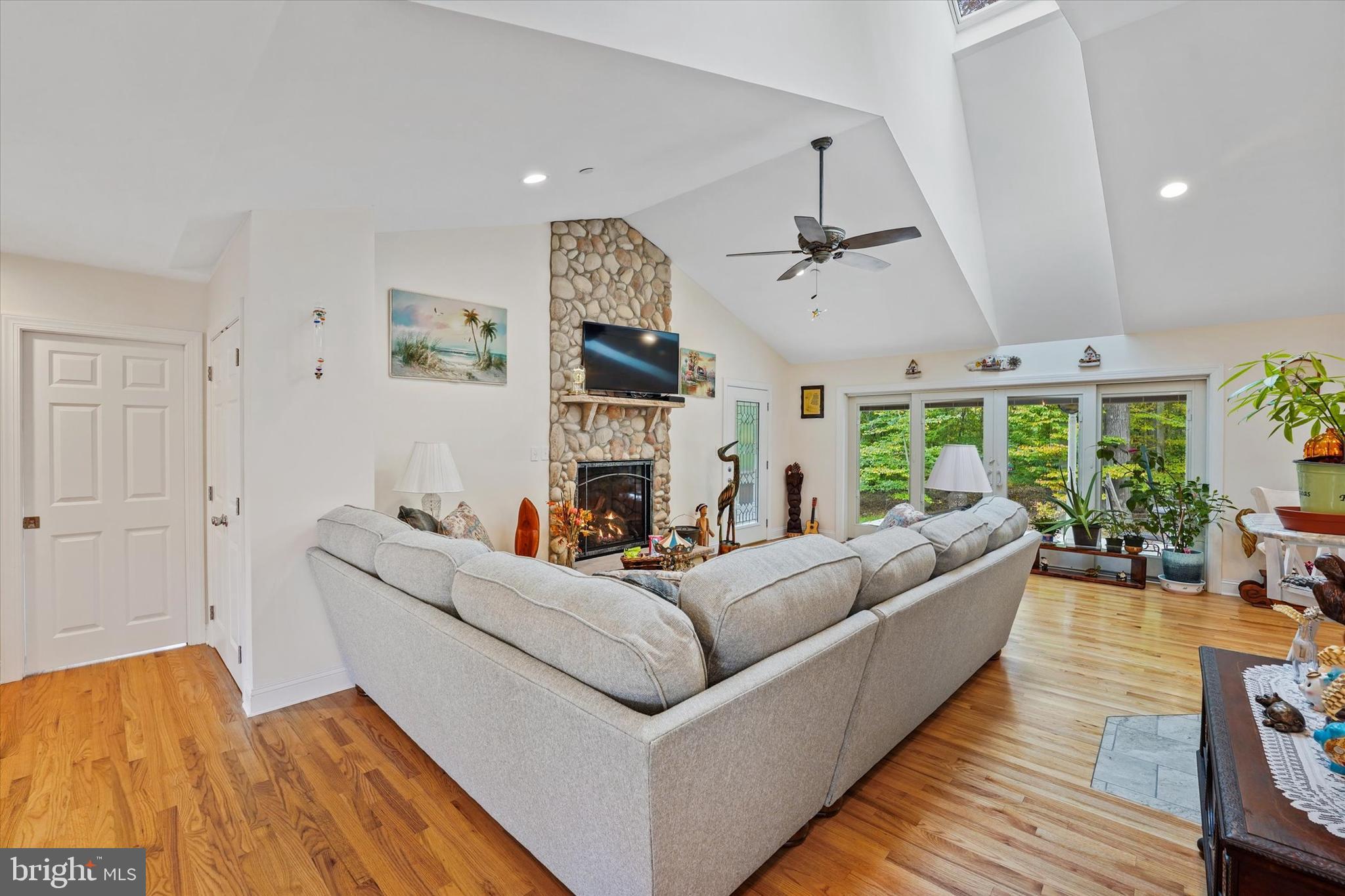 436 Elk Mills Road Elkton, MD 21921 - Photo 5 of 37 Living Room w Skylights