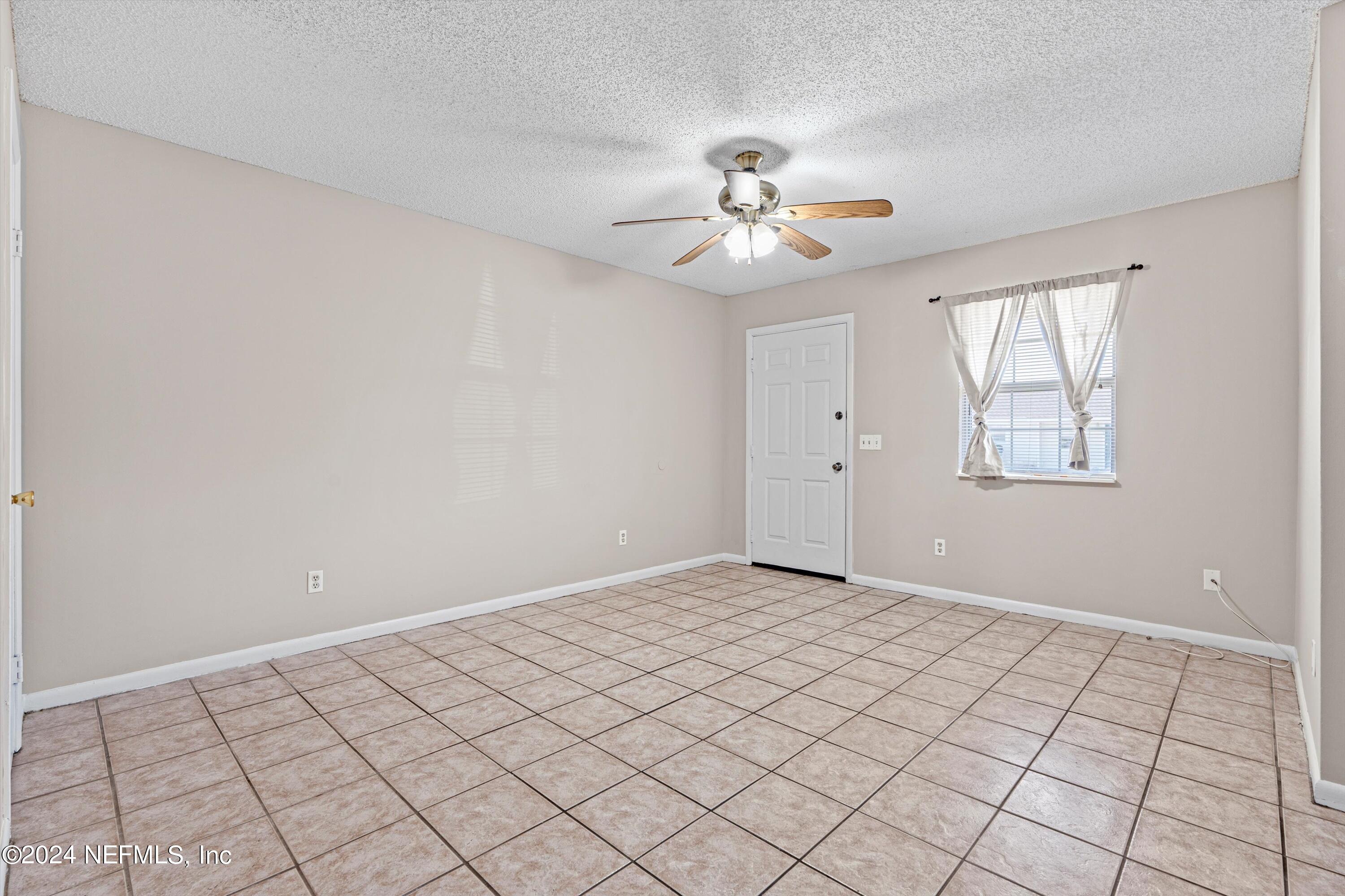 1845 Old Moultrie Road, Unit 55 St. Augustine, FL 32084 - Photo 2 of 13 Living Room