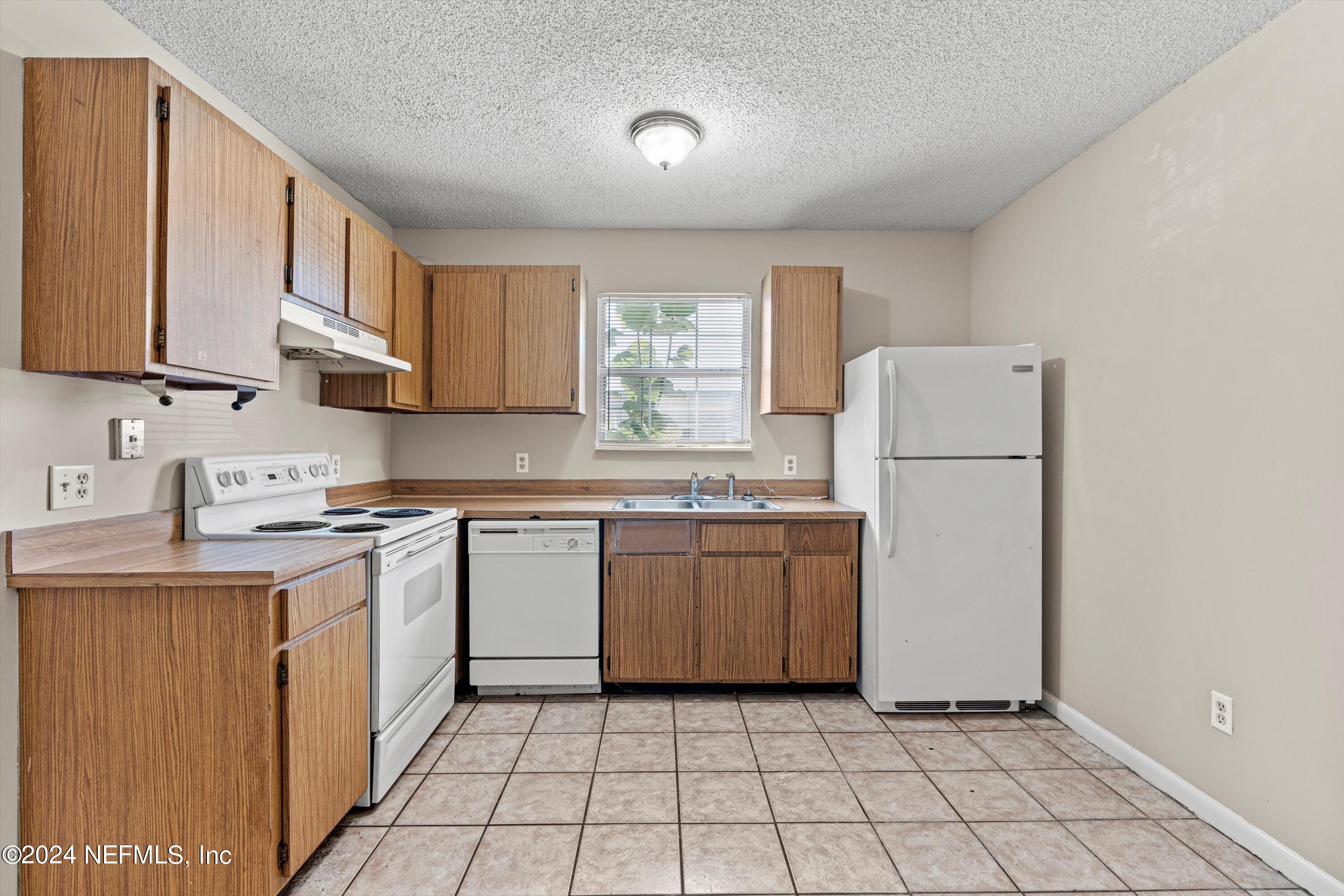 1845 Old Moultrie Road, Unit 55 St. Augustine, FL 32084 - Photo 6 of 13 Kitchen