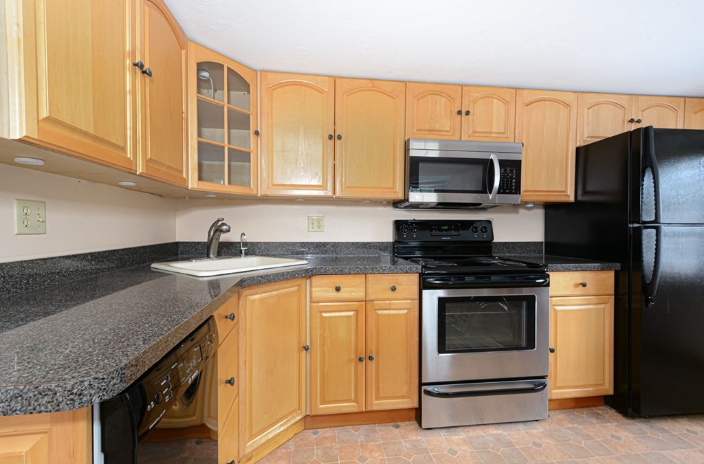 53 Comins Pond Road Warren, MA 01083 - Photo 12 of 33 Gallery Image 12