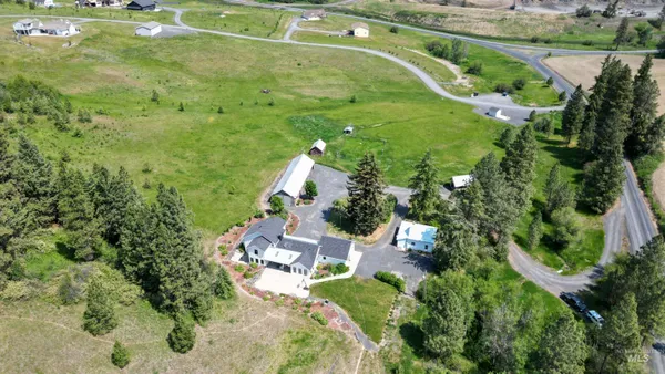 $1,475,000 | 1755 Genesee Troy Road, Moscow, ID 83843