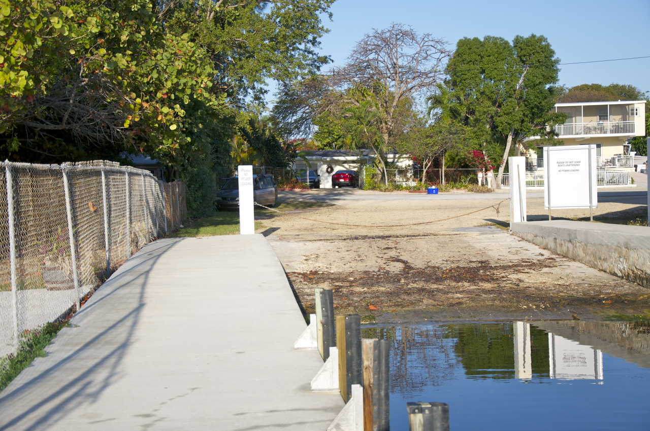 423 4th Road Key Largo, FL 33037 - Photo 18 of 26 Close up view of ramp at ho park