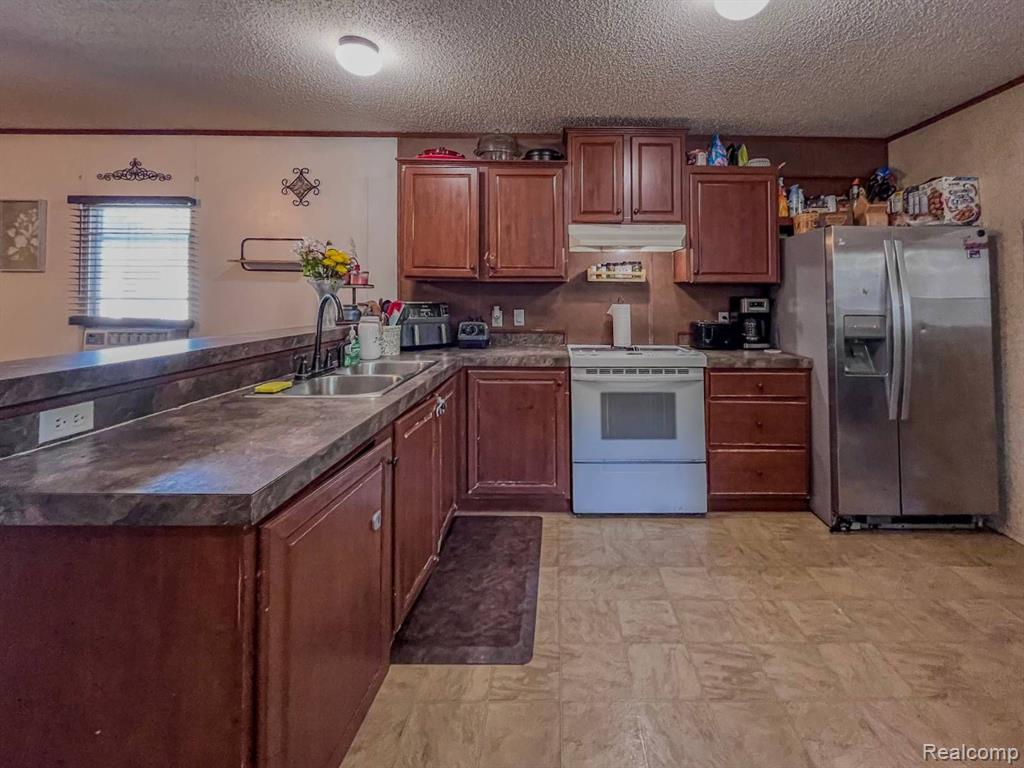 2240 Brooklyn Road Jackson, MI 49203 - Photo 3 of 33