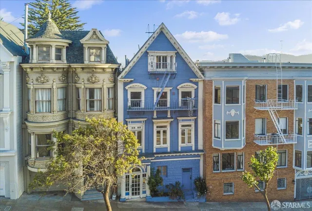 a front view of a residential houses