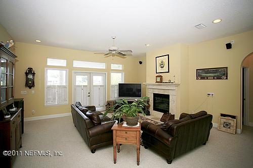 4389 Port Arthur Road Jacksonville, FL 32224 - Photo 7 of 19 Living Room
