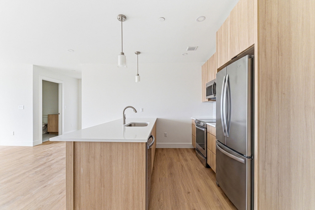 1035 Commonwealth Avenue, Unit 201 Boston, MA 02215 - Photo 2 of 23