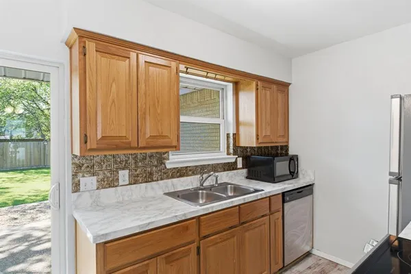 $267,999 | 728 Lisa Lane, Cedar Hill, TX 75104