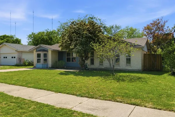 $267,999 | 728 Lisa Lane, Cedar Hill, TX 75104