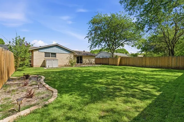 $267,999 | 728 Lisa Lane, Cedar Hill, TX 75104