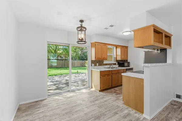 $267,999 | 728 Lisa Lane, Cedar Hill, TX 75104