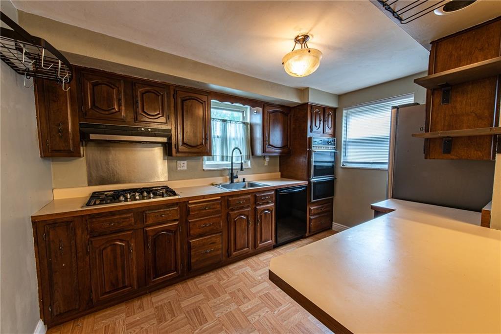 7163 Shannon Road Verona, PA 15147 - Photo 2 of 25 Gallery Image 2