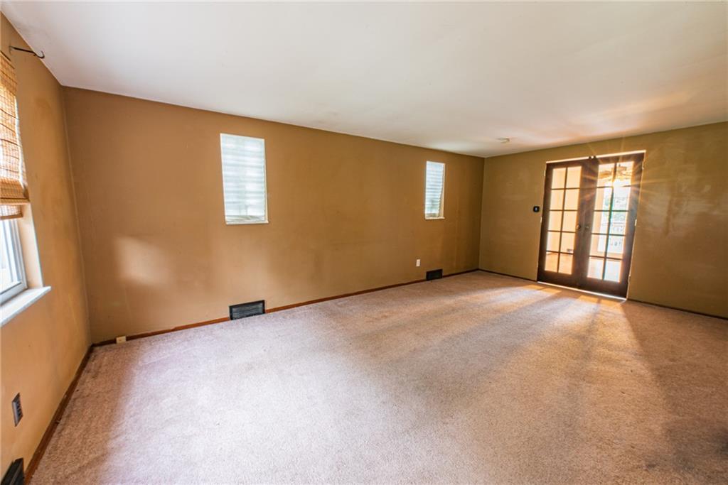 7163 Shannon Road Verona, PA 15147 - Photo 8 of 25 Gallery Image 8