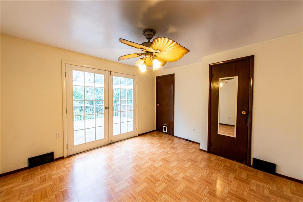 7163 Shannon Road Verona, PA 15147 - Photo 10 of 25 Gallery Image 10