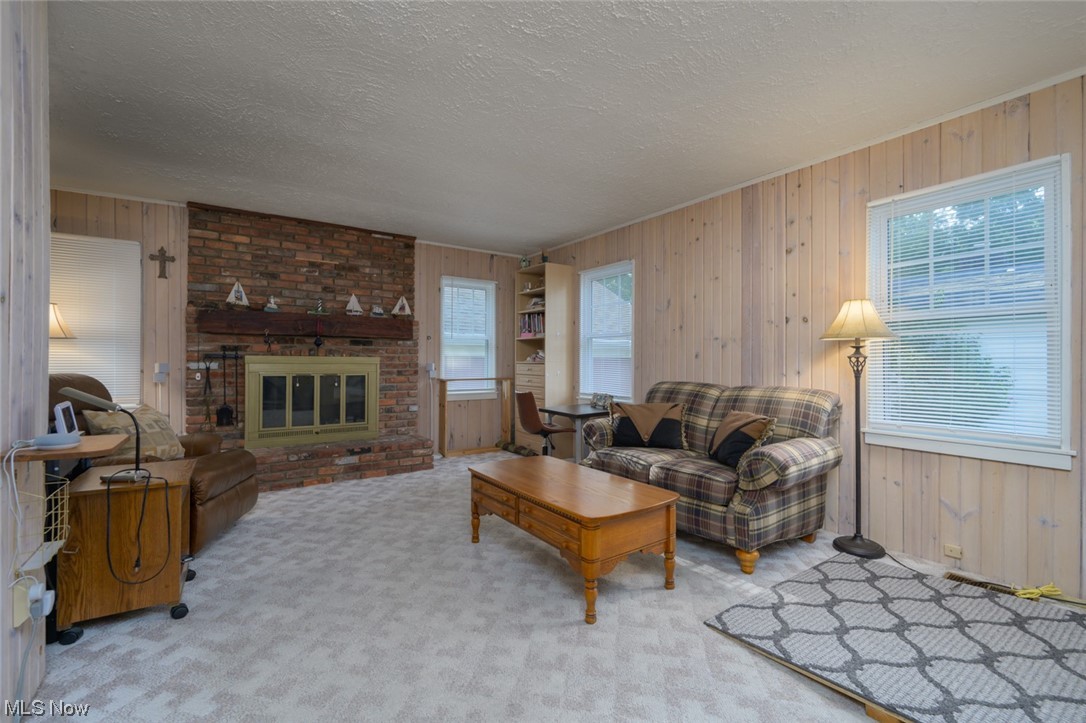 3418 Oak Road Stow, OH 44224 - Photo 15 of 30 Family Room