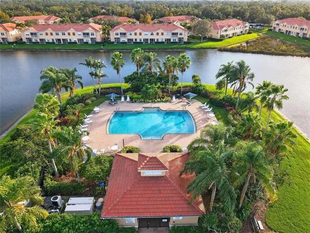 $1,750 | 3685 Parkridge Circle, Unit 8203, Sarasota, FL 34243