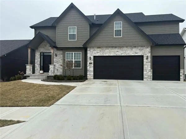 $650,000 | 7643 North Sycamore Avenue, Kansas City, MO 64158