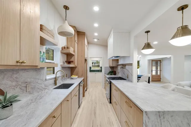 $925,000 | 10944 Yorksprings Drive, Dallas, TX 75218