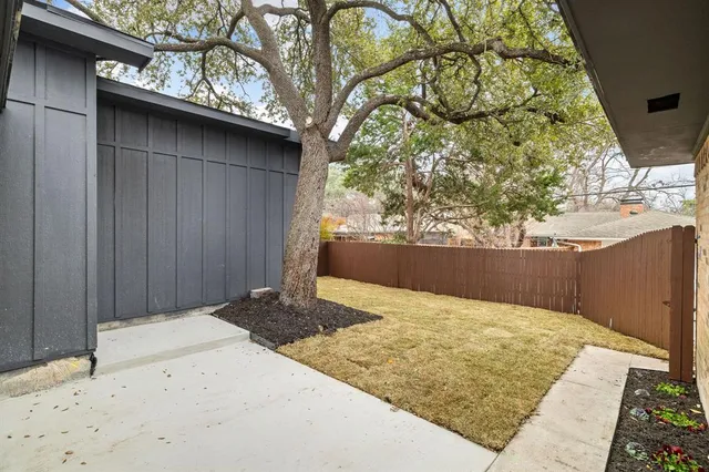 $925,000 | 10944 Yorksprings Drive, Dallas, TX 75218