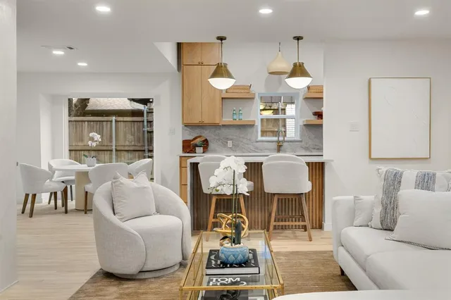 $925,000 | 10944 Yorksprings Drive, Dallas, TX 75218