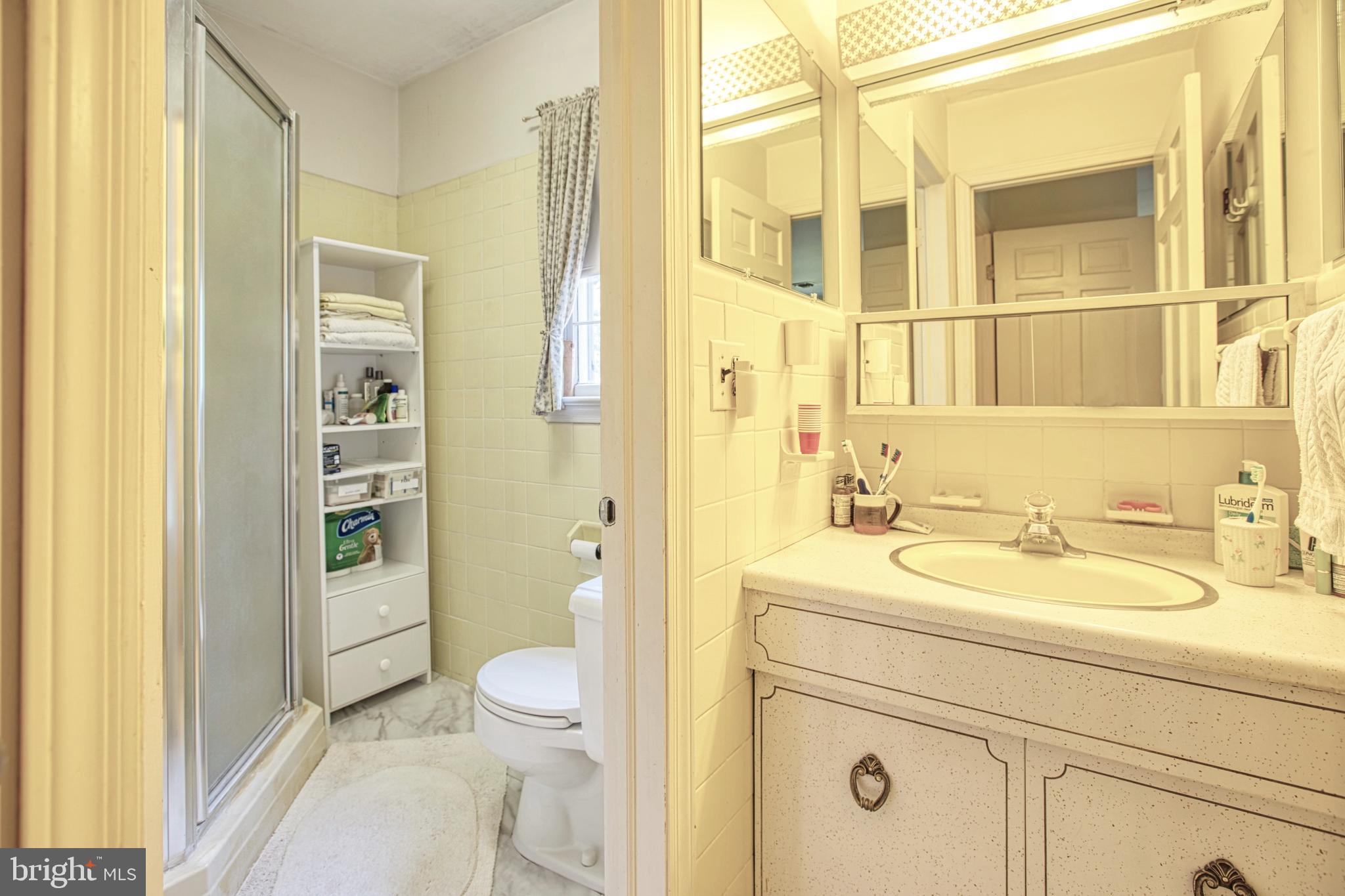 4 Sunset Road Lawrenceville, NJ 08648 - Photo 33 of 43 Primary ensuite bath