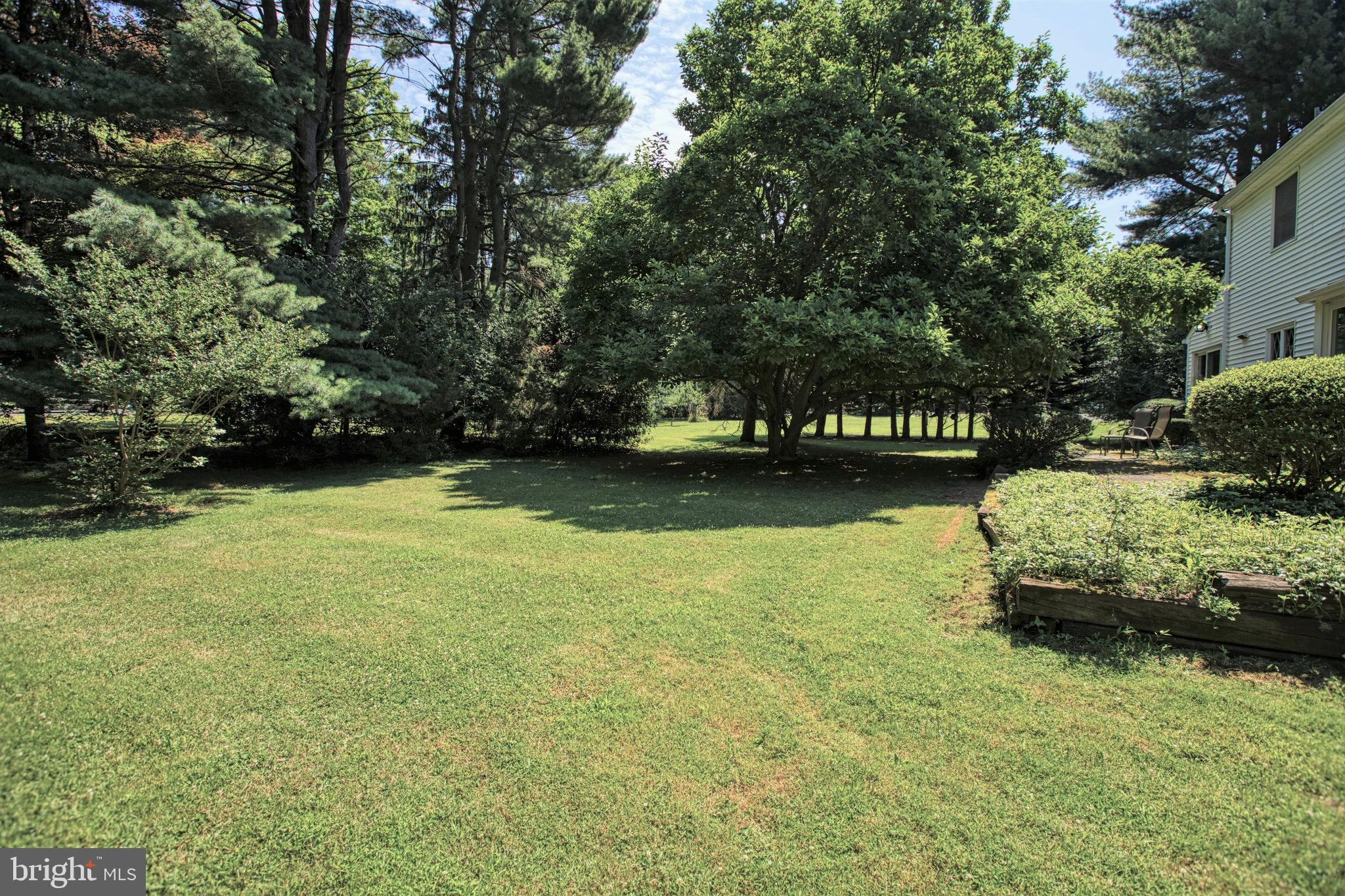 4 Sunset Road Lawrenceville, NJ 08648 - Photo 42 of 43 Rear yard