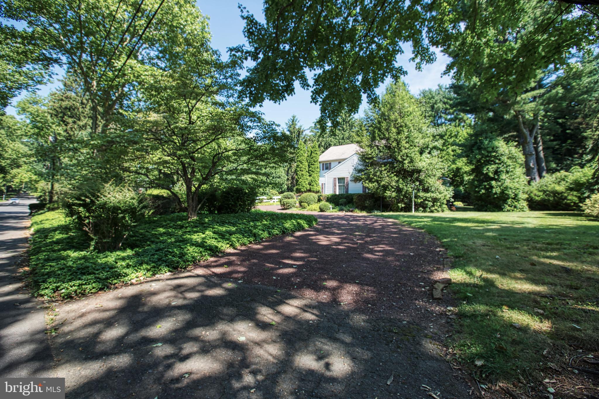 4 Sunset Road Lawrenceville, NJ 08648 - Photo 43 of 43 Right side of circular drive