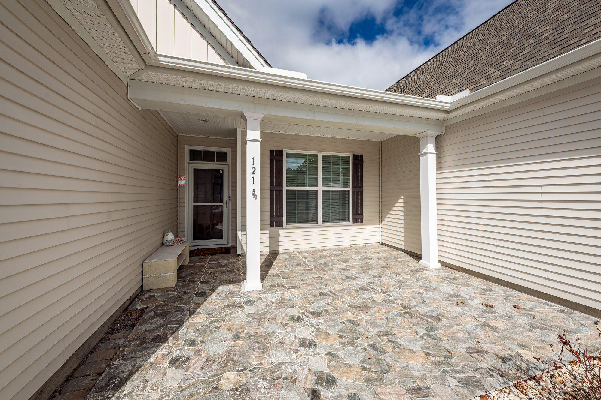 121 Lakelyn Road Moncks Corner, SC 29461 - Photo 3 of 40 02