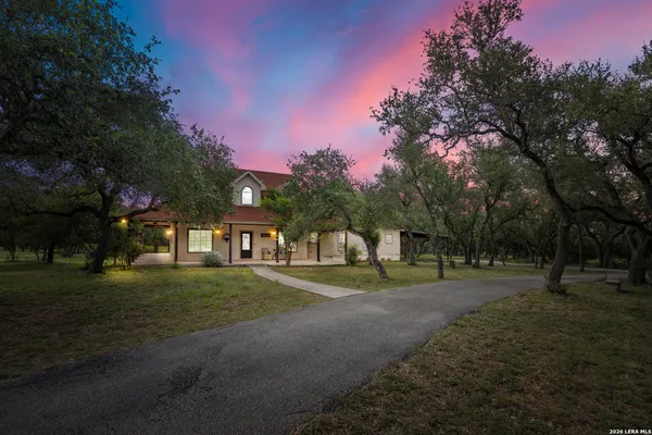 $899,000 | 2471 Oak Run Drive, Wimberley, TX 78676