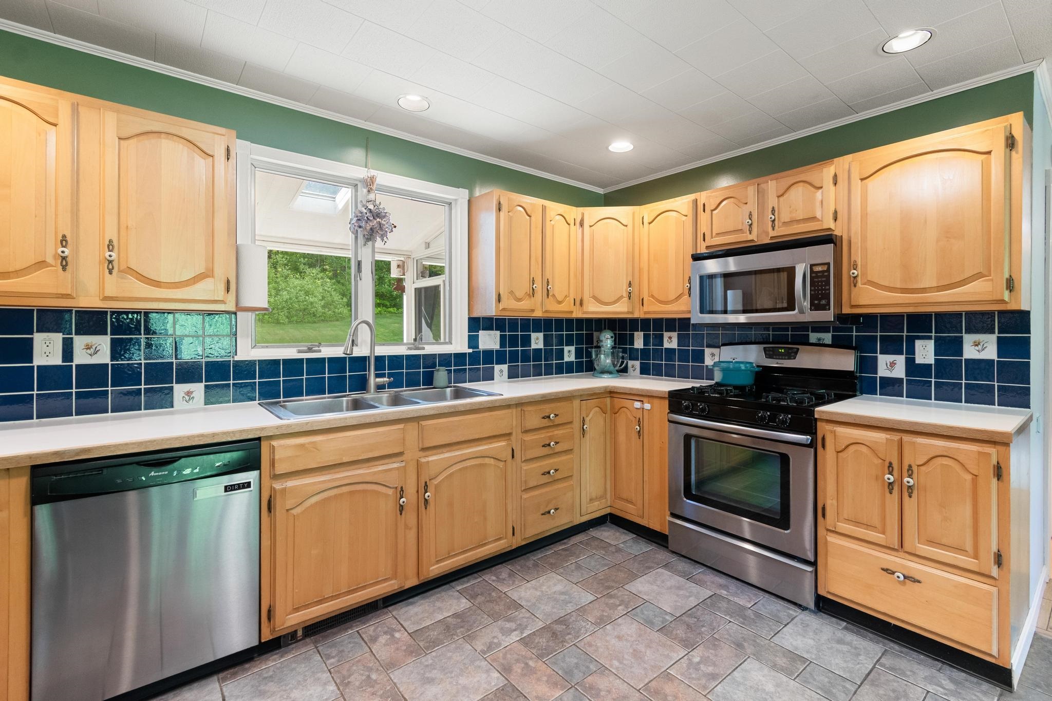 1083 N Road Hinesburg, VT 05461 - Photo 21 of 60