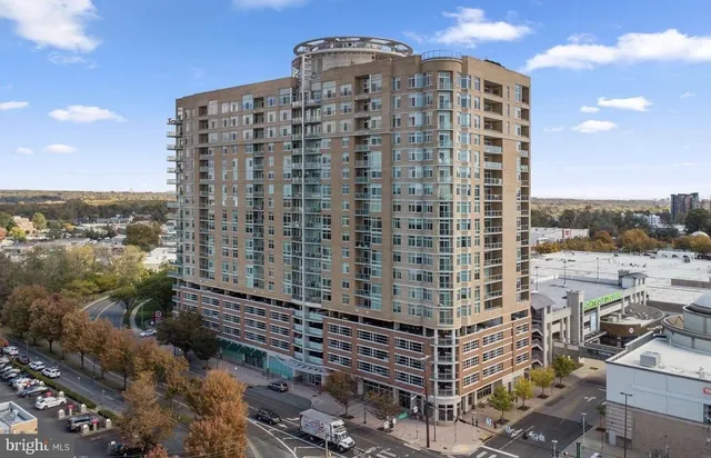 $2,650 | 5750 Bou Avenue, Unit 1111, Rockville, MD 20852