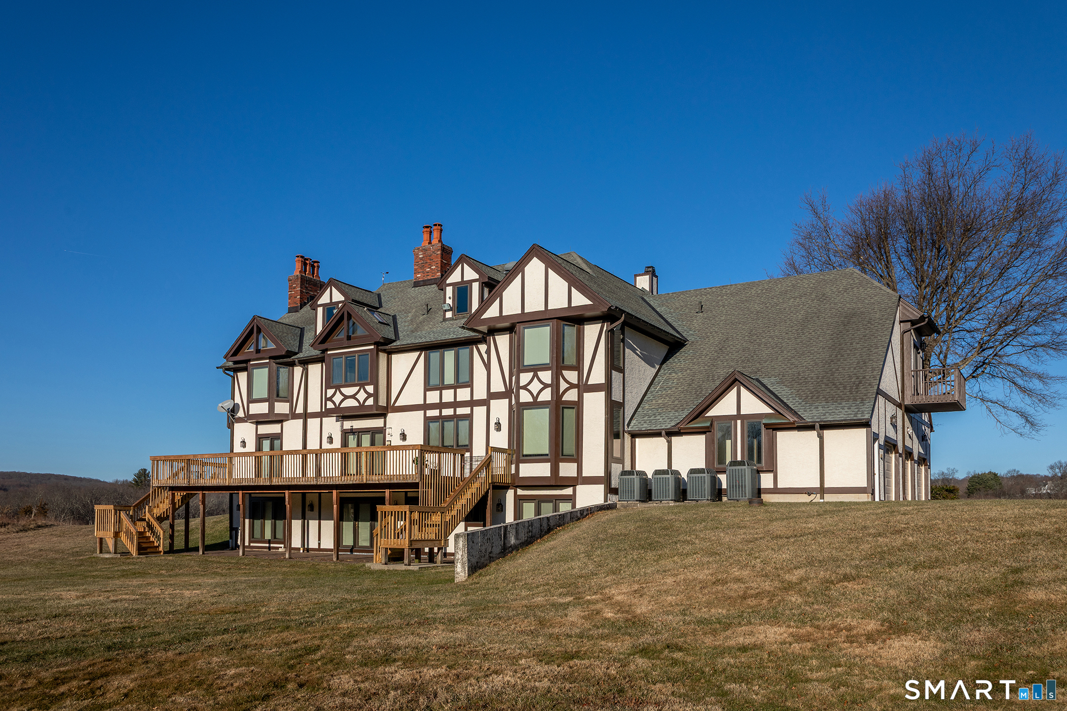 233 Southbury Road Roxbury, CT 06783 - Photo 3 of 38 a view of house with front of a house