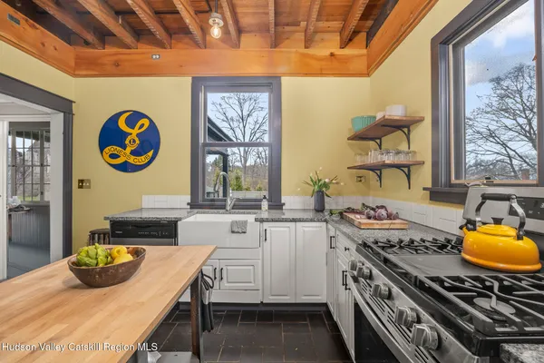 $1,175,000 | 4174 Highway 9W, Saugerties, NY 12490