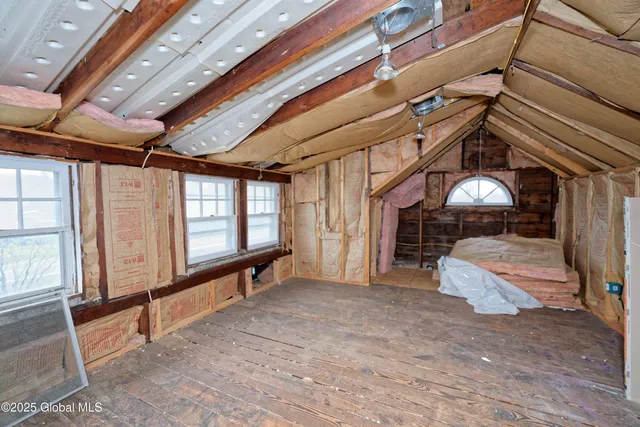 $190,000 | 387 Hudson River Road, Halfmoon, NY 12188