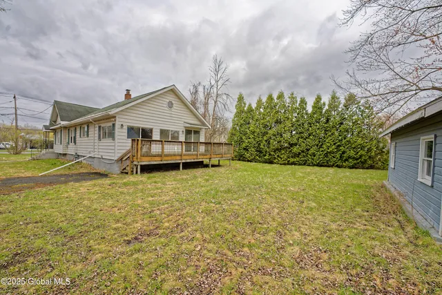 $190,000 | 387 Hudson River Road, Halfmoon, NY 12188