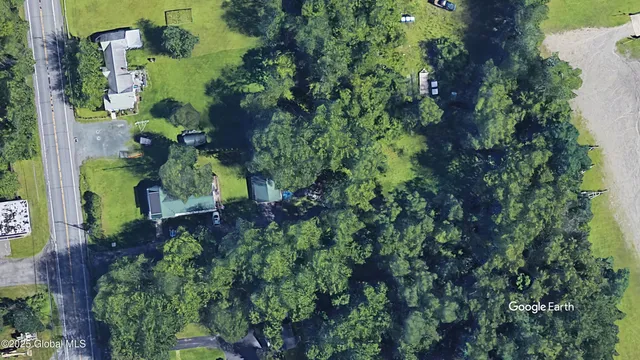 $190,000 | 387 Hudson River Road, Halfmoon, NY 12188