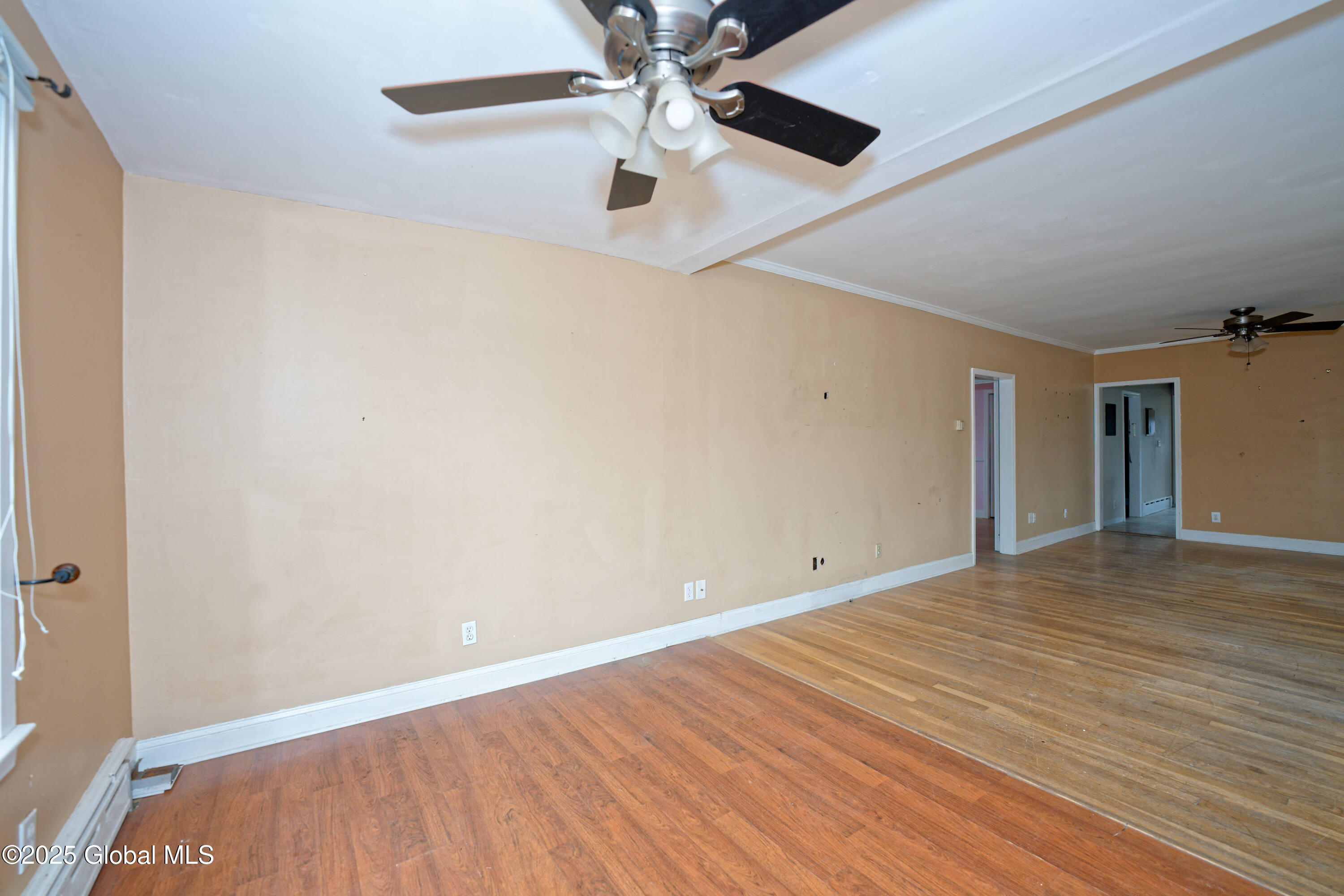 387 Hudson River Road Halfmoon, NY 12188 - Photo 4 of 43 1 Greatroom 1