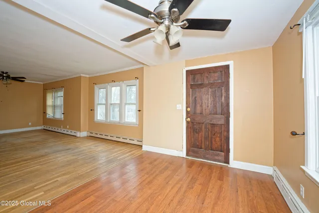 $190,000 | 387 Hudson River Road, Halfmoon, NY 12188