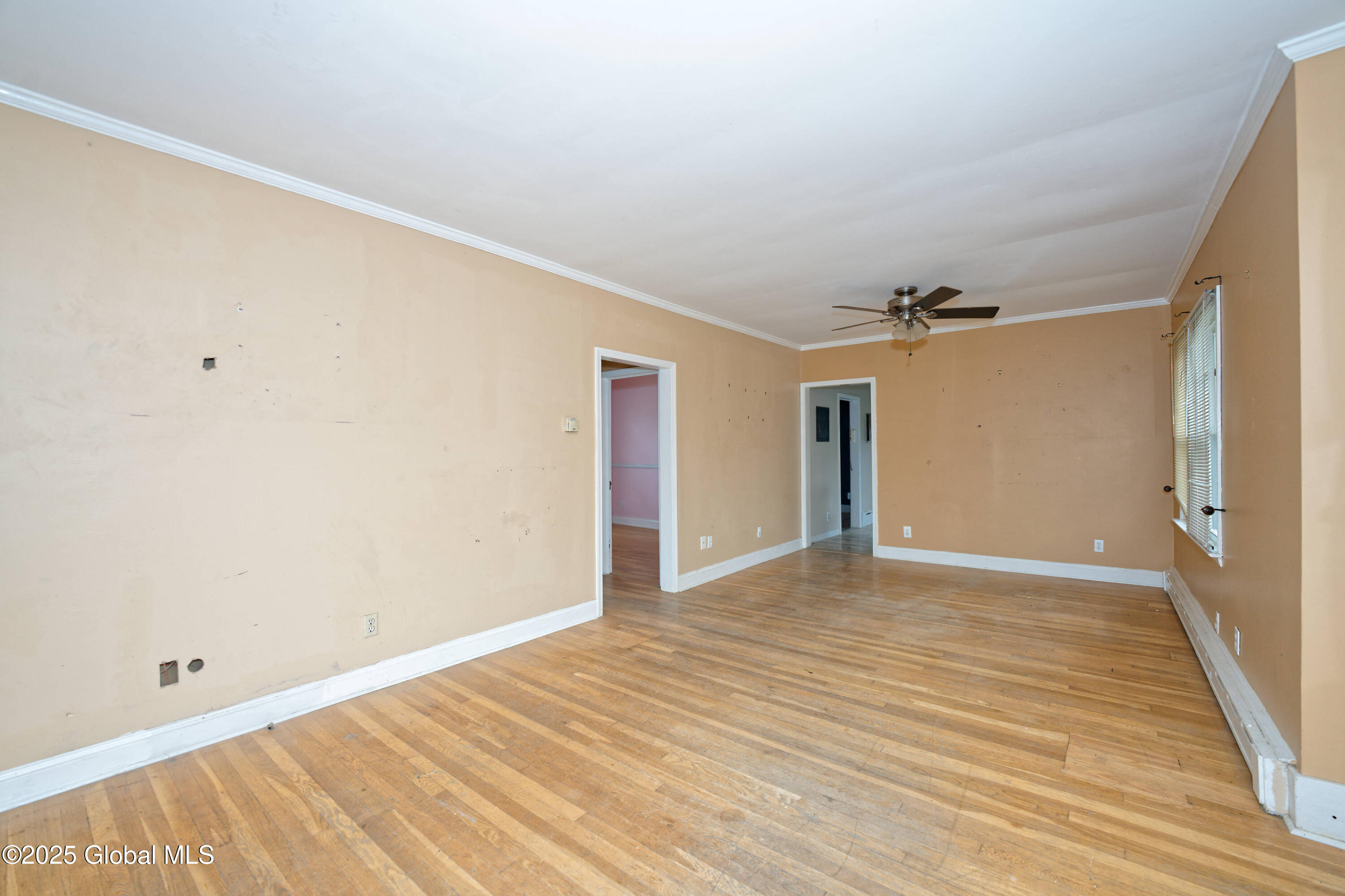 387 Hudson River Road Halfmoon, NY 12188 - Photo 8 of 43 1 Greatroom 5