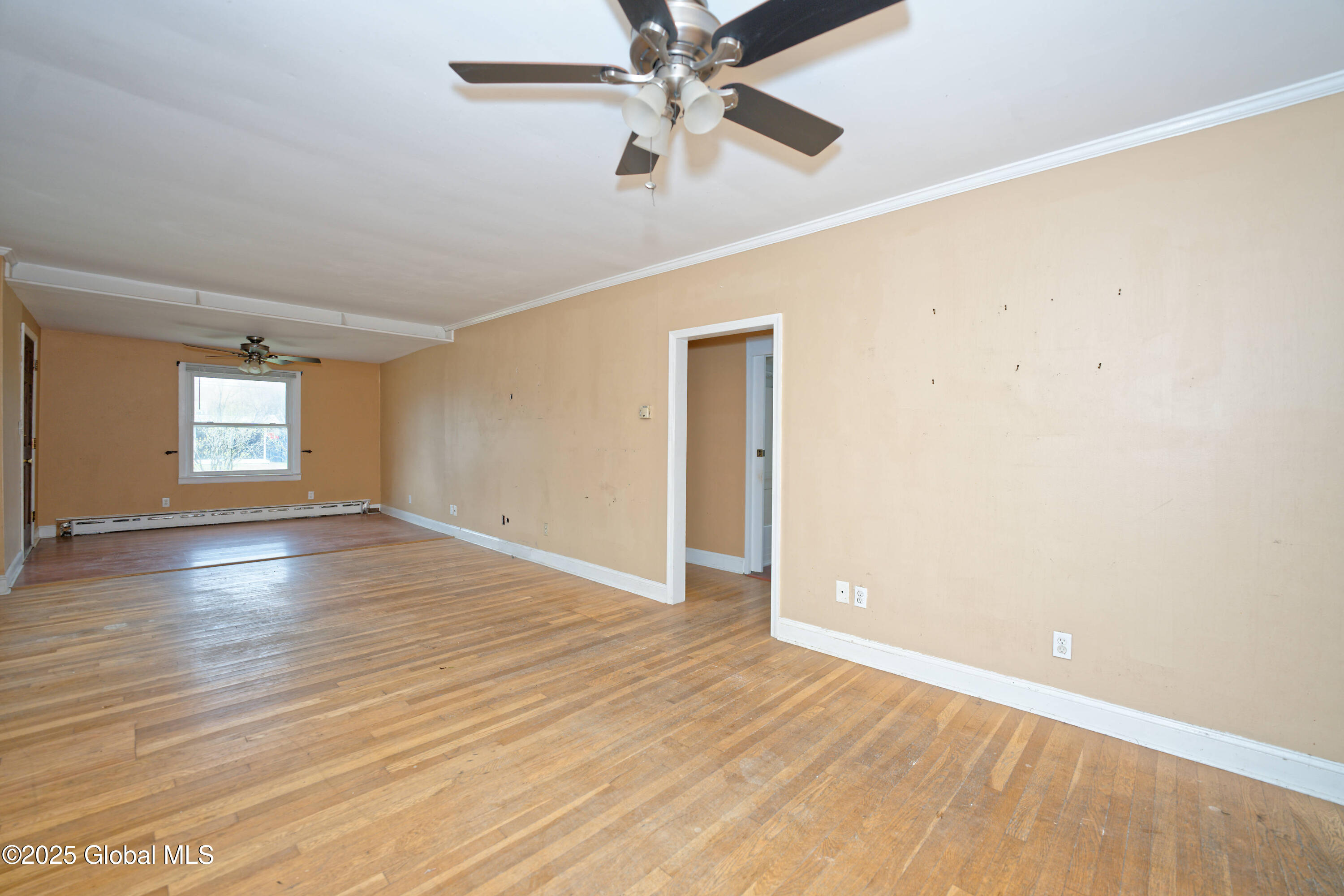 387 Hudson River Road Halfmoon, NY 12188 - Photo 9 of 43 1 Greatroom 6