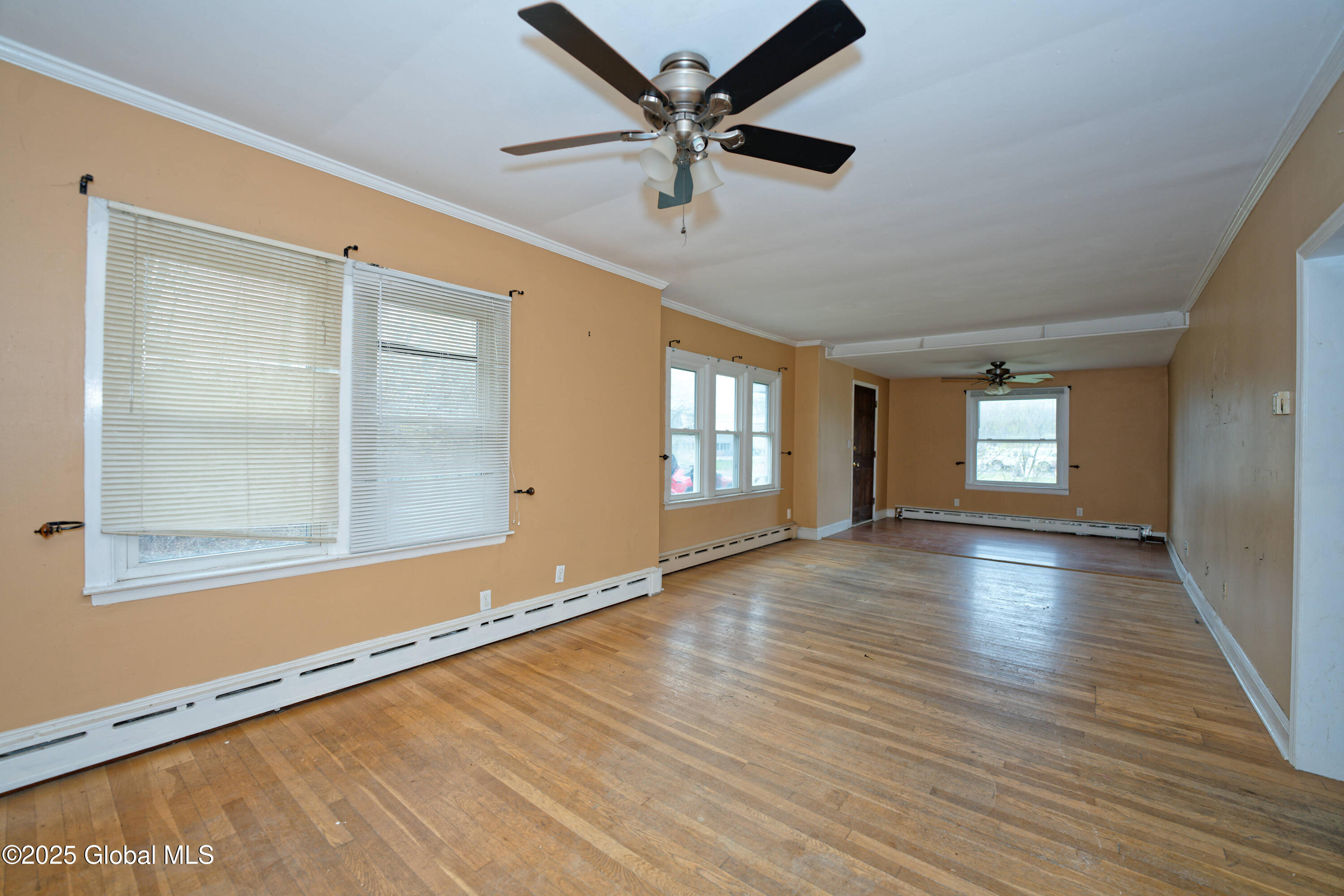 387 Hudson River Road Halfmoon, NY 12188 - Photo 10 of 43 1 Greatroom 7