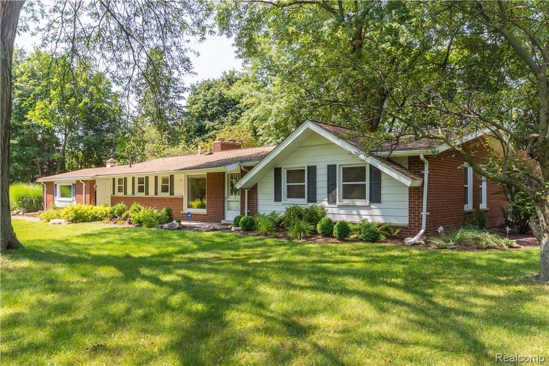 455 Donegal Drive Rochester, MI 48309 - Photo 3 of 34 455 Donegal-2.jpg