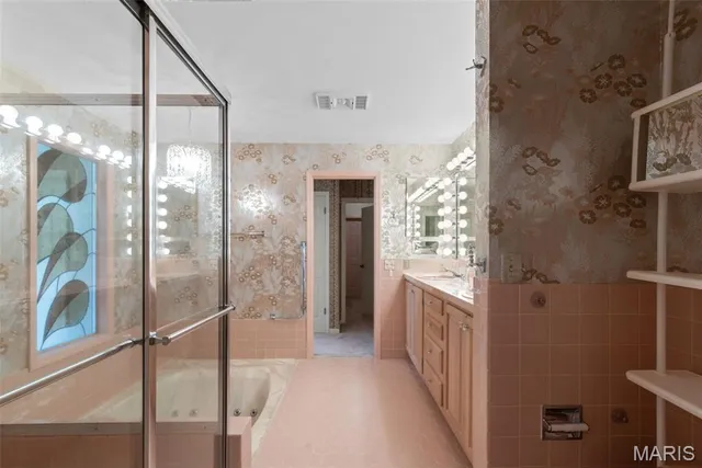 $499,900 | 330 Morristown Court, Chesterfield, MO 63017