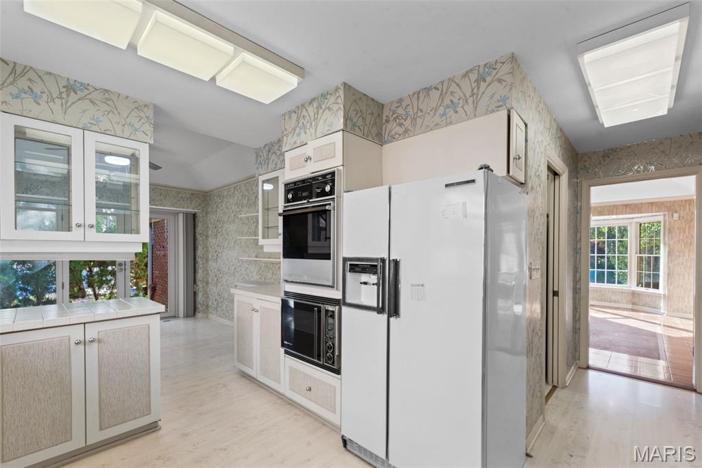 330 Morristown Court Chesterfield, MO 63017 - Photo 10 of 41