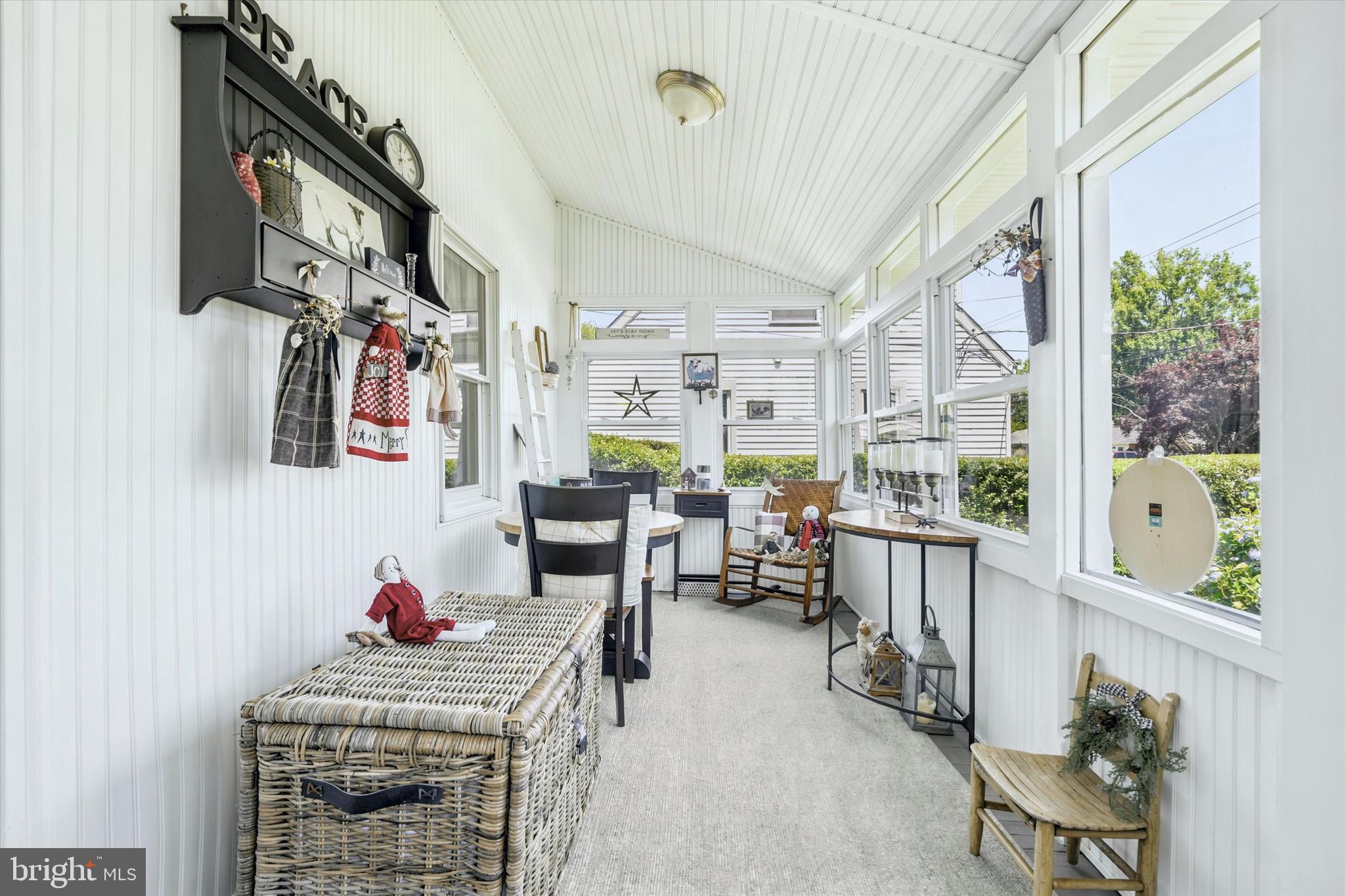504 Harvey Road Claymont, DE 19703 - Photo 9 of 56 Enclosed Front Porch
