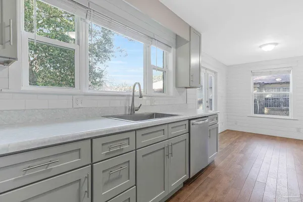 $245,000 | 810 West Lakeview Avenue, Pensacola, FL 32501