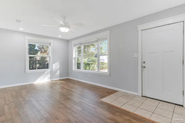 $245,000 | 810 West Lakeview Avenue, Pensacola, FL 32501