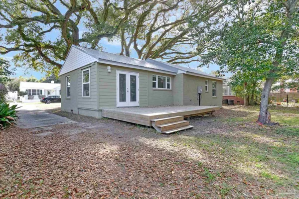 $245,000 | 810 West Lakeview Avenue, Pensacola, FL 32501