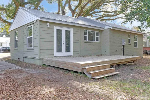 $245,000 | 810 West Lakeview Avenue, Pensacola, FL 32501